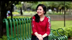 Kebahagiaan beberapa pasangan yang terpaut usia dan anak kreatif yang hasilkan uang milyaran rupiah.
