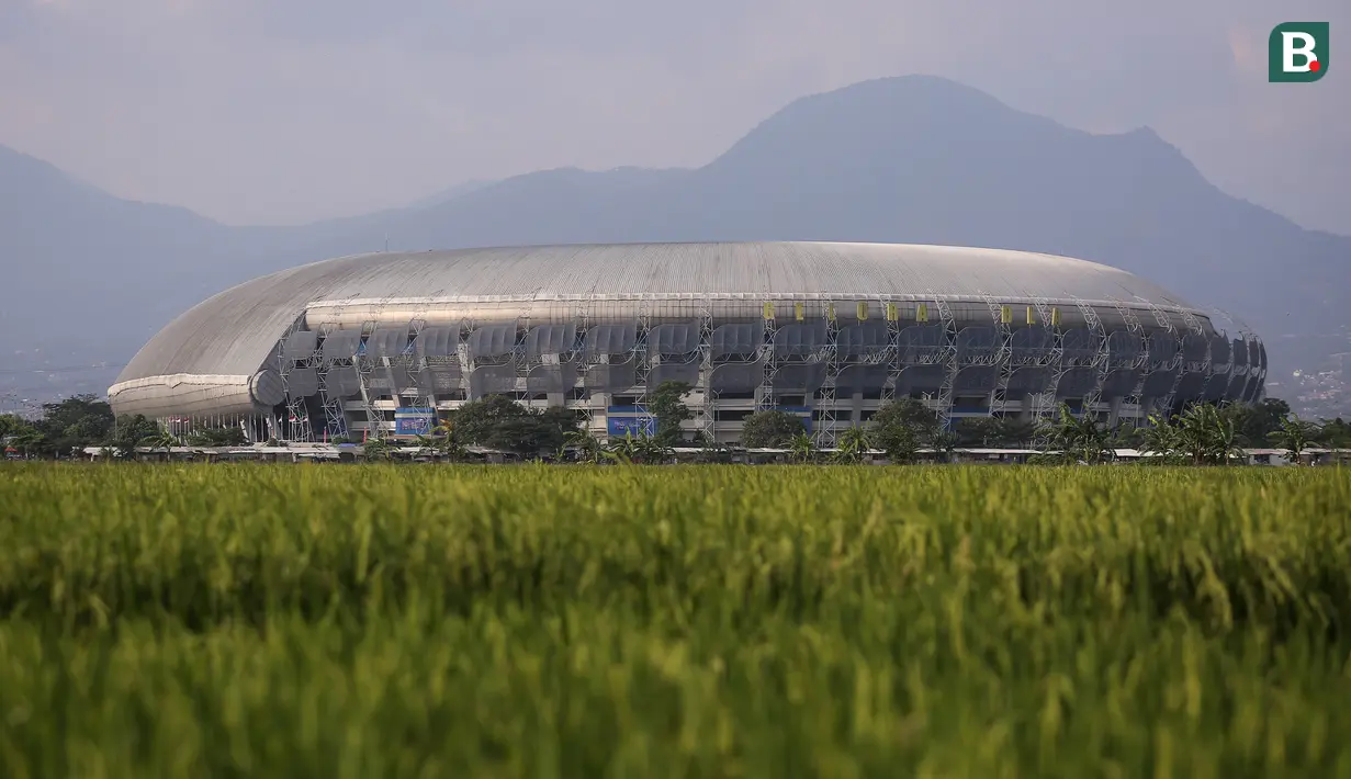 Stadion Gelora Bandung Lautan Api (GBLA) terpilih menjadi venue laga uji coba Timnas Indonesia menghadapi Curacao dalam ajang FIFA Matchday September 2022 pada Sabtu (24/9/2022) malam WIB. Dengan lokasi yang indah, Stadion GBLA diharapkan mampu membawa hasil indah bagi Timnas Garuda atas Timnas Curacao. (Bola.com/Bagaskara Lazuardi)