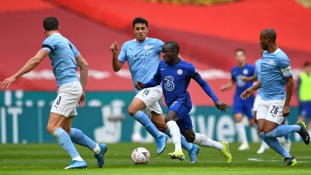 FOTO: Awas Pep, N'golo Kante Ada Dimana-mana