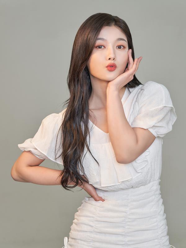 Kim Yoo Jung dalam Backstreet Rookie. (Foto: ONE)