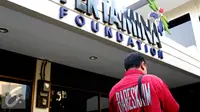 Penyidik Direktorat Tindak Pidana Ekonomi dan Khusus (Ditipideksus) Bareskrim Polri menggeledah kantor Pertamina Foundation di Jakarta, Selasa (1/9/2015). (Liputan6.com/Yoppy Renato)