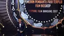 Pembantu Pria Terpuji Film Bioskop dimenangkan oleh aktor Ganindra Bimo. Suami dari Andrea Dian itu menang dalam film Mooamar Emka’s Jakarta Undercover. Ia akan lebih selektif lagi dalam bermain film. (Deki Prayoga/Bintang.com)