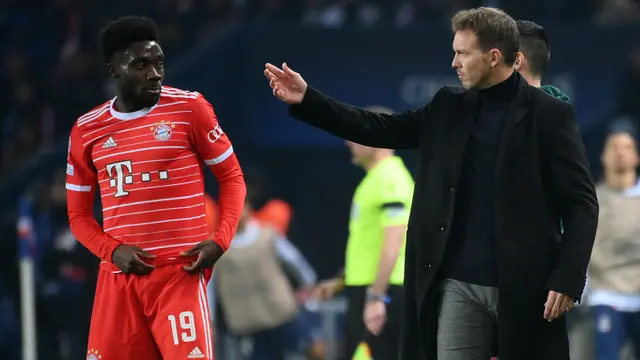 Foto: Tampil 45 Menit, Alphonso Davies Tuntaskan Penantian Dua Setengah Tahun untuk Dapatkan Jersey Lionel Messi