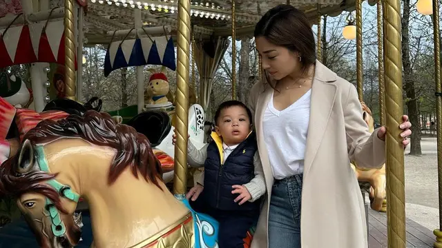 Hamil Anak Kedua, Ini Potret Nikita Willy saat Momong Baby Issa