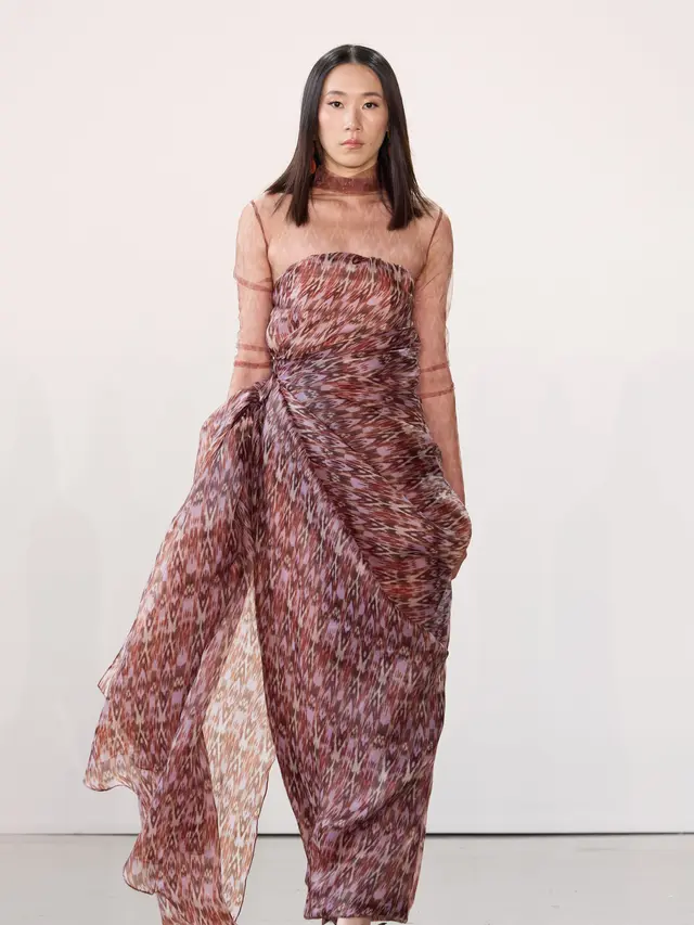 Koleksi Wiron Didiet Maulana di New York Fashion Week Indonesia Now Dilirik Pemilik Toko di New York