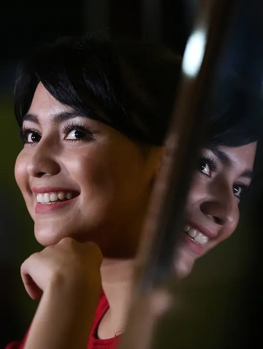 Meski dengan gaya sopan, masih banyak yang beranggapan miring dengan penyanyi dangdut. Citra Kirana menjadi dibenci oleh para ibu-ibu. Hal ini terkait suaminya yang suka menggoda Citra. Tidak sedikit yang mengejar-ngejar. (Bambang E. Ros/Bintang.com)