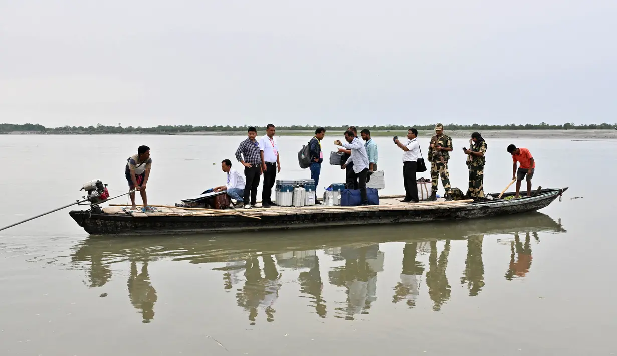 India memakai sistem multipartai. Warga India akan memilih anggota parlemen yang berjumlah 543 dari 545 kursi, sisanya akan ditunjuk oleh Presiden. (Biju BORO/AFP)