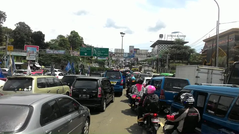 20151224 - macet ciawi