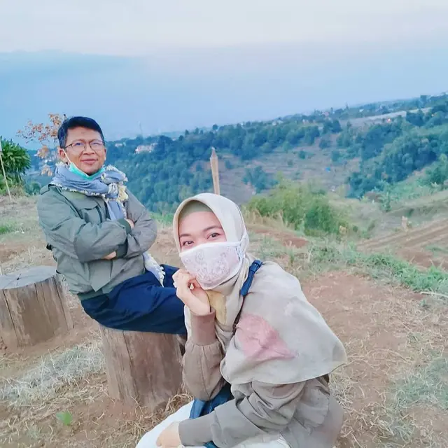 6 Potret Kebersamaan Aa Gym dan Putri Sulungnya, Penuh Kehangatan