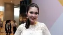 "Selama hamil aku pikir aku tuh mungkin enggak terlalu banyak syuting, makanya aku bikin bisnis banyak sekali," ucap Sandra Dewi di Grand Indonesia, Jakarta Pusat, Senin (23/10/2017). (Deki Prayoga/Bintang.com)