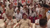 Partai Gerindra  menggelar konsolidasi akbar wilayah Jakarta Timur di GOR Velodrome, Minggu (16/7/2023). (Merdeka.com/Muhammad Genantan Saputra)