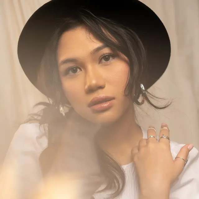 6 Potret Amindana Chinika, Penyanyi yang Rilis Single Baru Tiada Cinta Selain Kamu