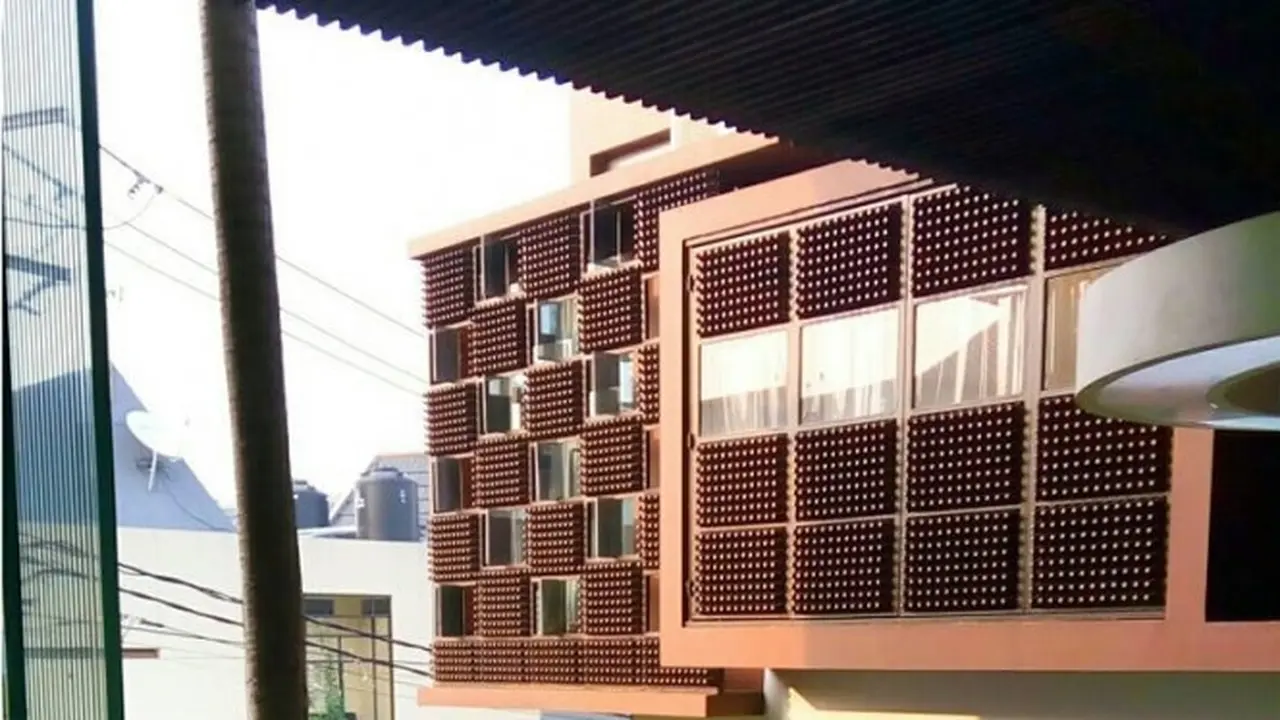 8 Potret Hunian Pribadi Ridwan Kamil yang Unik, Terbuat dari 30 Ribu Botol Bekas