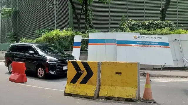 Viral Trotoar di Belakang Grand Indonesia Dipersempit