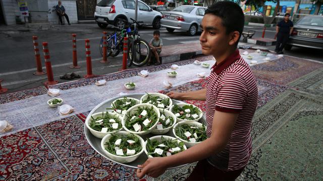 Buka Puasa Bersama di Iran