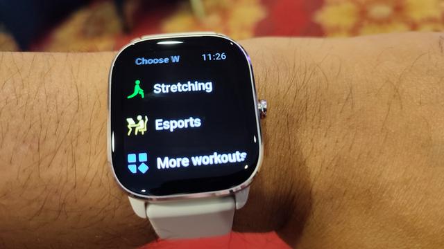 Amazfit GTS 4 Mini (Liputan6.com/Giovani Dio Prasasti)