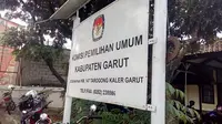 Pasangan Agus Supriadi-Imas Aa Ubudiyah gugat KPU Garut. (Liputan6.com/jayadi Supriadin)