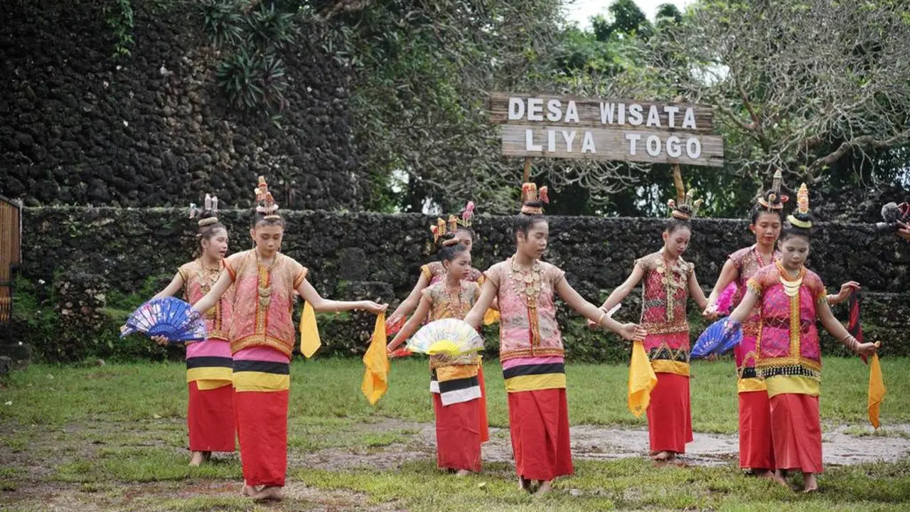 Kampanye Sadar Wisata di desa wisata Wakatobi.