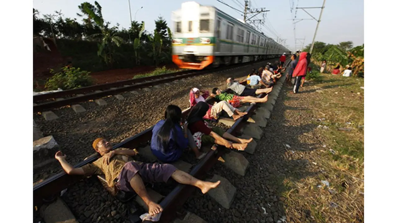 Berani Rasakan Tren Terapi Berbahaya di Rel Kereta Rawa Buaya?
