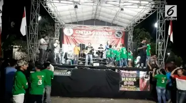 Musik dangdut dalam rangka Hut ke-73 Ri di Tuban, Jawa Timur, diwarnai kericuhan sesama penonton.