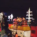 Detik-detik Delapan Penumpang Bertahan di Atas Kapal yang Tenggelam