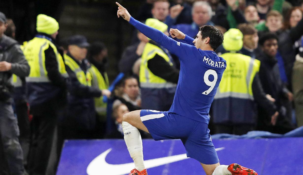 7. Alvaro Morata (Chelsea) - 8 Gol. (AP/Adrian Dennis)