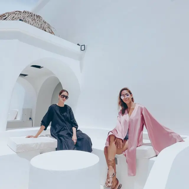 Potret 6 Artis Tanah Air di Resort Mewah Labuan Bajo, Disebut Santorini Indonesia