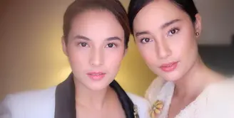 Chelsea Island an Tatjana Saphira semakin sering disebut seperti anak kembar. Sama-sama cantik, keduanya juga memiliki paras yang serupa jika diperhatikan. Dan beberapa foto ini membuktikan bahwa keduanya memang mirip. (Instagram/ryanogilvy)