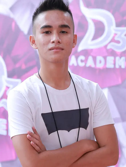  Peserta ini berasal dari Polewali Mandar,Ilham pun tidak mau kalah dari peserta lainnya, cowok berparas manis ini juga mempersiapkan kondisi fisik maupun latihan yang dilakukan secara rutin. . (Galih W.Satria/Bintang.com)