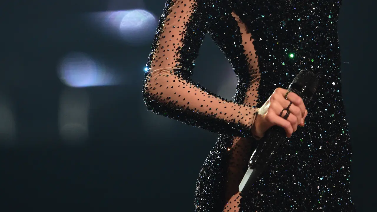 [Bintang] Taylor Swift dan Carrie Underwood Bertengkar karena Cemburu