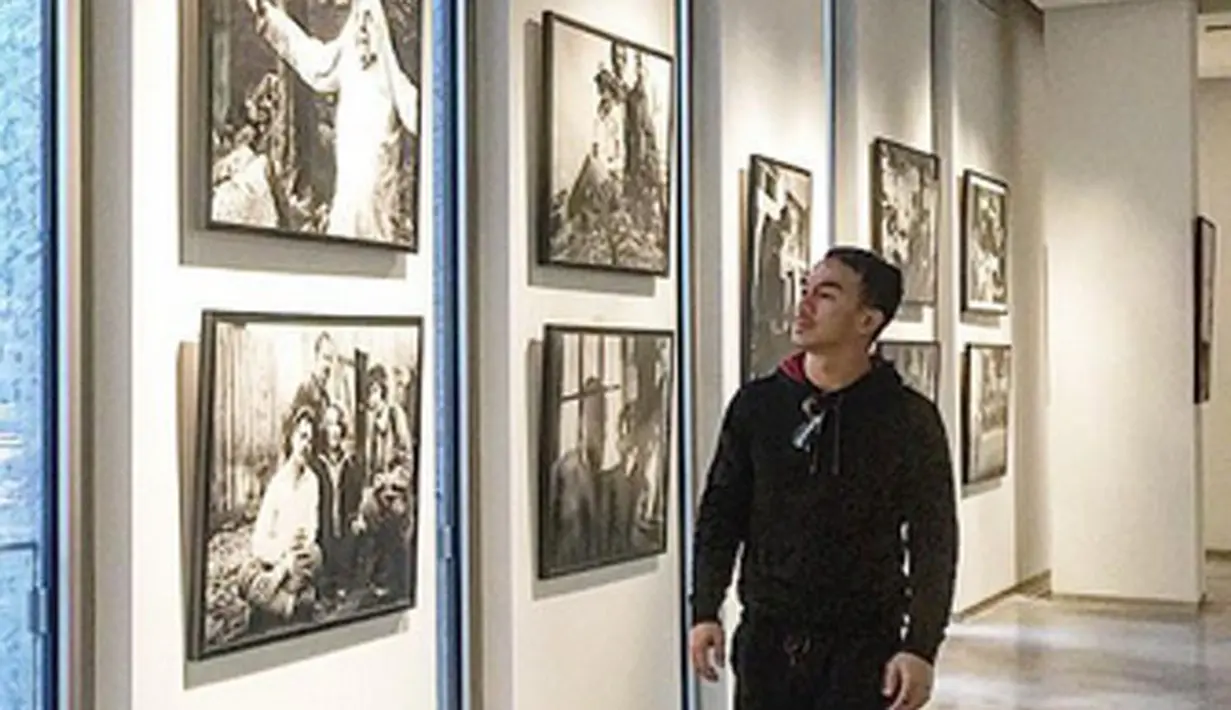 Liburan memang menjadi hal-hal yang ditunggu setiap orang. Terlebih mereka yang sangat sibuk. Seperti halnya Joe Taslim, namun aktor laga ini mengaku punya destinasi yang tak bisa dilupakan. (Instagram/joe_taslim)