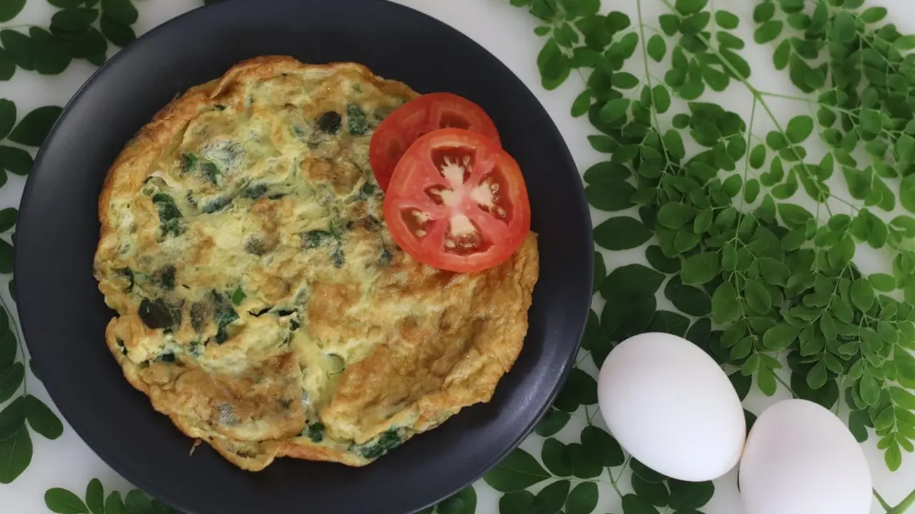 telur dadar daun kelor