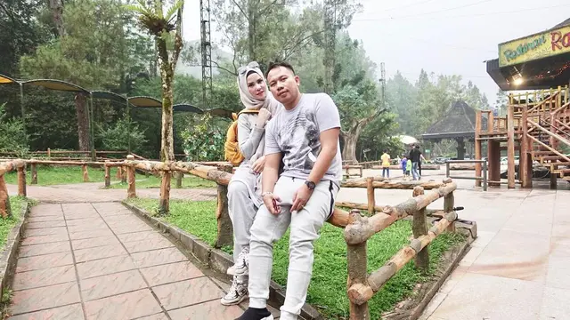 [Bintang] Angel Lelga dan Vicky Prasetyo