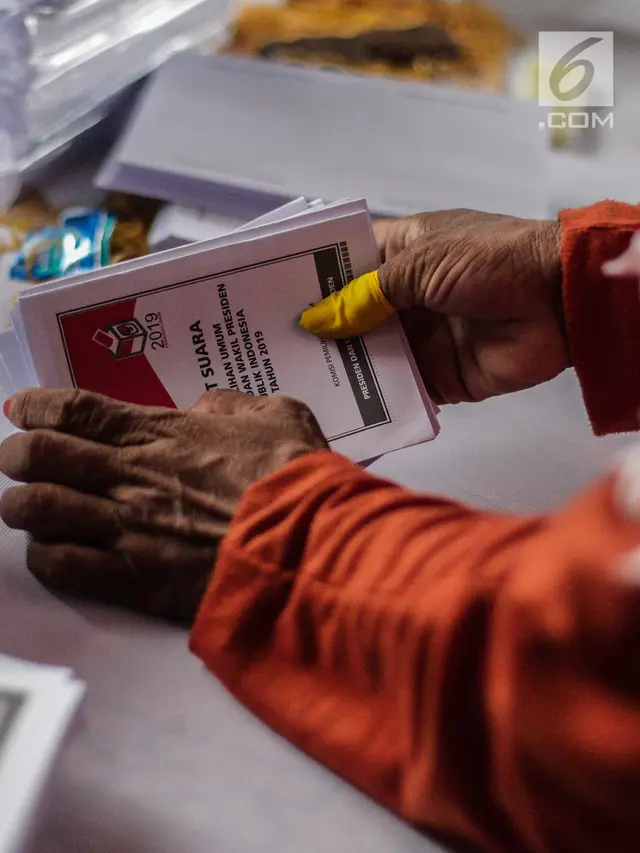 Pelipatan Surat Suara KPU Jakarta Pusat