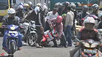 Tabrakan Sesama Pengendara Motor di Cirebon, Korban Luka-luka