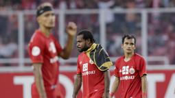 Gelandang Persija Jakarta, Riko Simanjuntak, tampak kecewa usai dikalahkan Ceres-Negros pada laga Piala AFC 2019 di SUGBK, Jakarta, Selasa (23/4). Persija takluk 2-3 dari Ceres-Negros. (Bola.com/M Iqbal Ichsan)