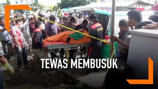 Seorang tukang jahit di NTT ditemukan tewas membusuk di sebuah kamar kos-kosan. Diperkirakan korban sudah meninggal lebih dari satu hari.