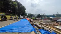 Tebing di kawasan Stasiun Batu Tulis, Kota Bogor longsor. (Liputan6.com/Achmad Sudarno)