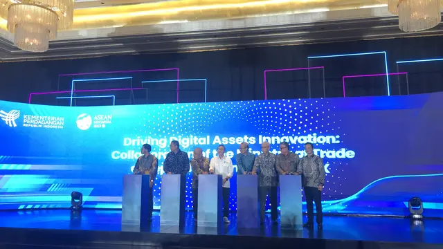 Menteri Perdagangan (Mendag) Zulkifli Hasan meresmikan bursa berjangka kripto Commodity Future Exchange (CFX) di Hotel Four Seasons, Jakarta pada Jumat (28/7/2023). (Elza/Liputan6.com)