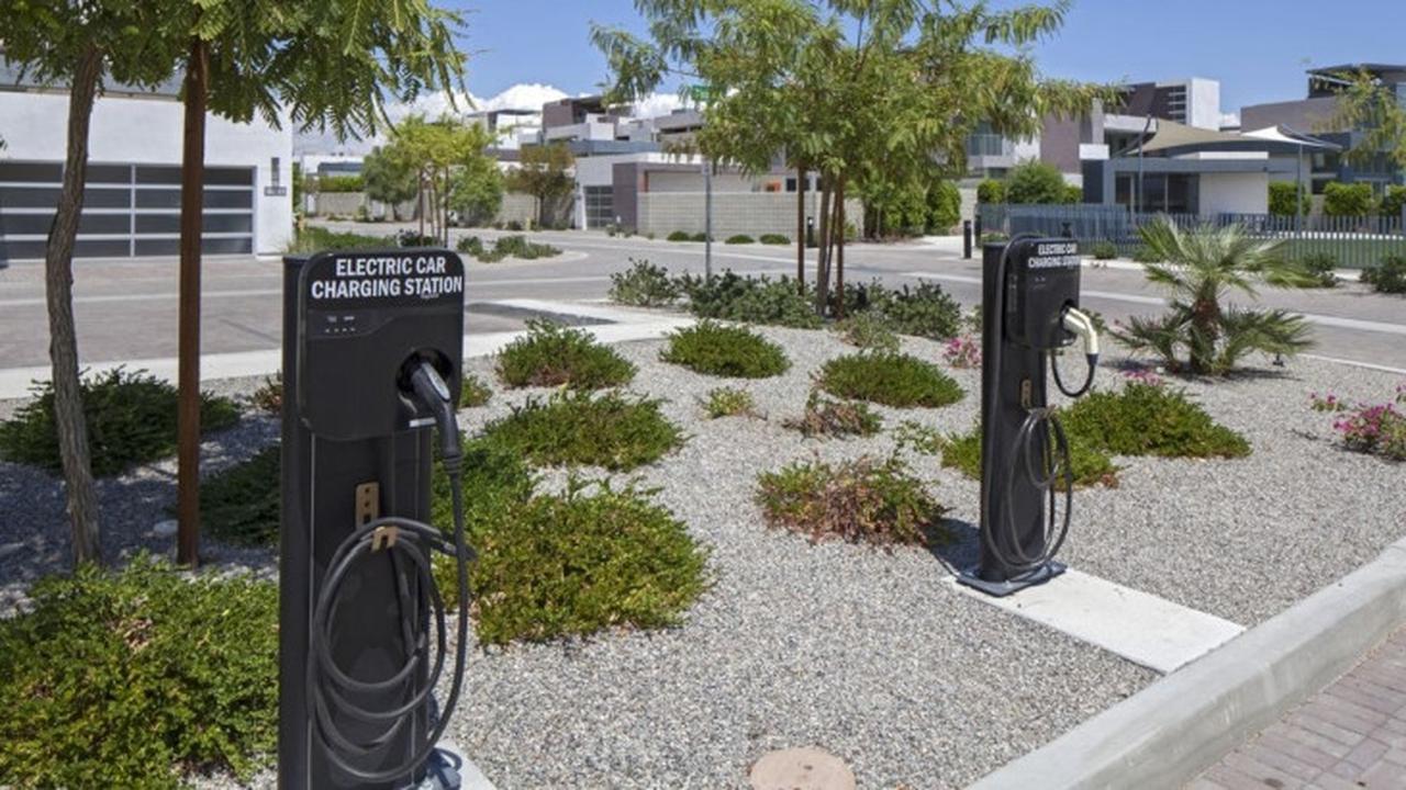 Tempat pengisian mobil listrik.