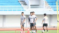 Para pemain PSIM Yogyakarta tetap serius melakukan sesi latihan di tengah ketidakjelasan status kompetisi Liga 2. (Dok. PSIM)