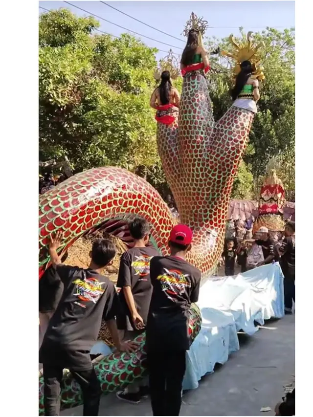 Kostum Karnaval Mirip Siluman Ular di Sinetron Jadul Ini Viral, Curi Perhatian