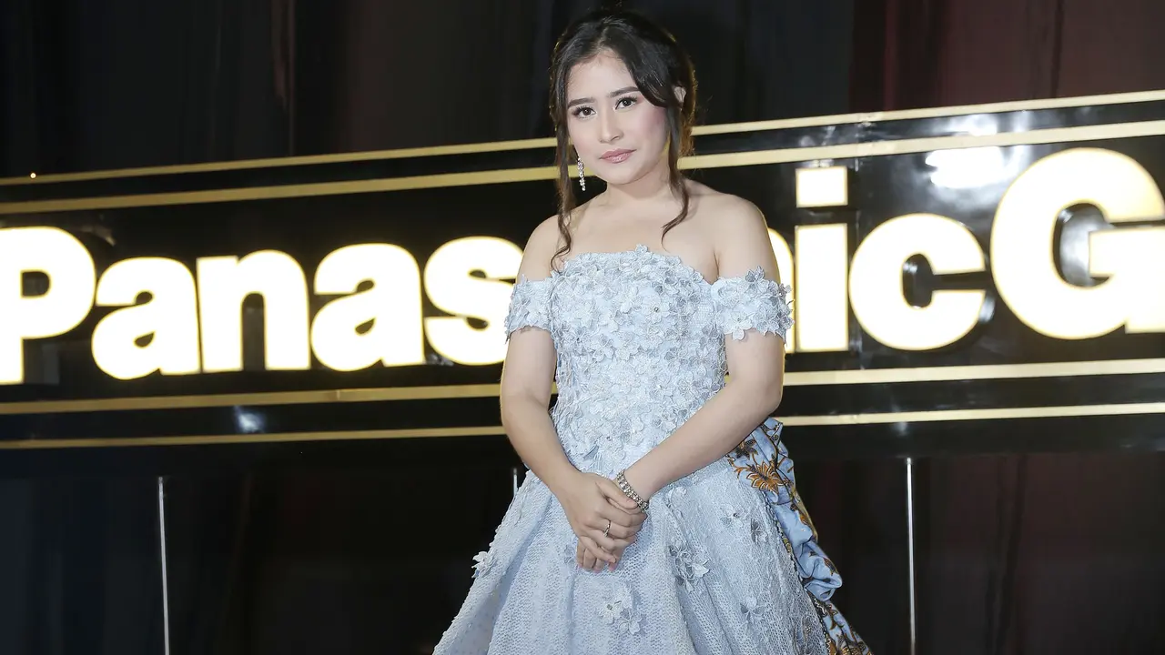 [Bintang] Prilly Latuconsina