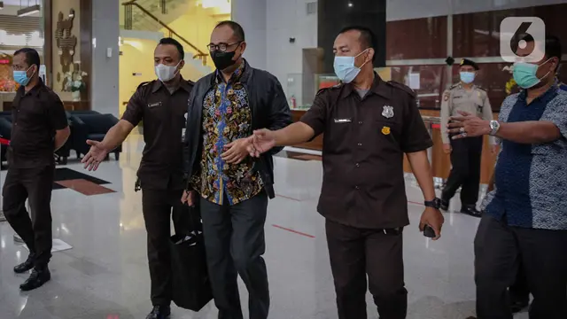 Ekspresi Lelah Ayah Mario Dandy Rafael Alun Trisambodo Usai Diperiksa KPK Selama 8 Jam