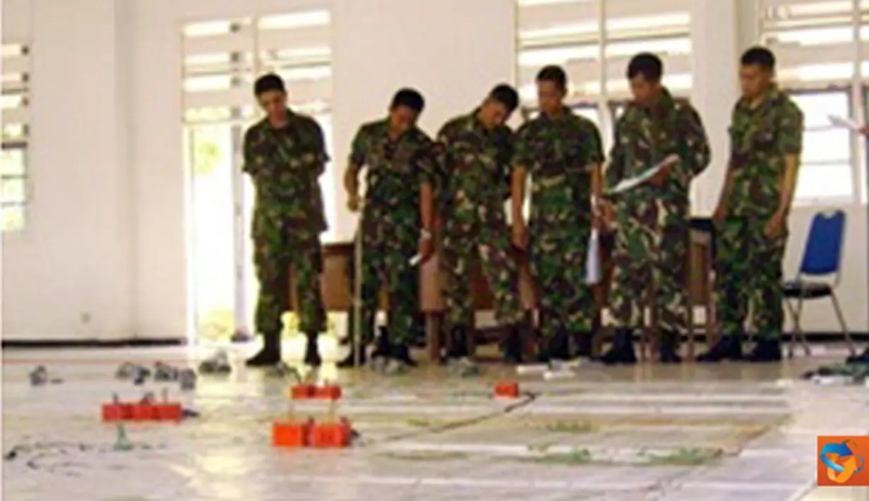 Citizen6, Gunungsari: Latihan dan praktek tersebut dibuka Wakil Komandan Komando Pendidikan Marinir Kobangdikal, Kolonel Marinir Amin Budi Cahyono. (Pengirim: Penkobangdikal)
