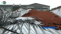 Atap plafon Ruang Dahlia Rumah Sakit Umum Daerah Batang, Jawa Tengah, ambruk, pasien dan keluarga tertimpa reruntuhan hingga alami luka-luka.