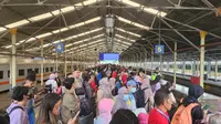 Puncak Mudik Lebaran 2025 via Kereta Sudah Terlalui, PT KA Bandung Sebut Hampir 18 RIbu Penumpang Berhasil Diangkut
