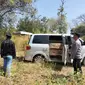 Mobil APV mengangkut kayu jati ilegal diamankan polsek Asembagus  Situbondo (Istimewa)