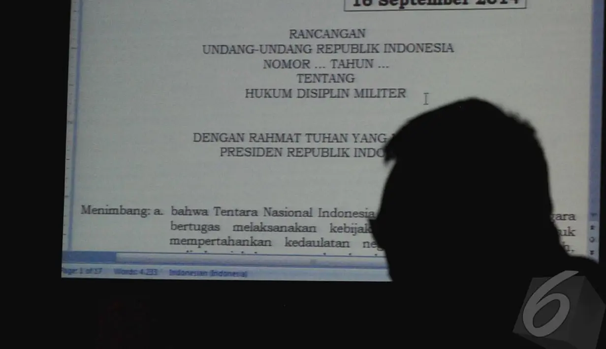 Komisi I DPR RI menggelar Rapat Kerja tertutup membahas RUU Disiplin Prajurit TNI, Senayan, Jakarta, Selasa (16/9/2014) (Liputan6.com/Andrian M Tunay)