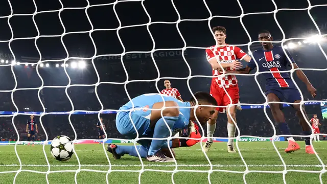 Foto: Apes! Blunder Konyol Paulo Gazzaniga Bikin Girona Merana di Akhir Laga Liga Champions saat Bersua PSG
